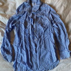 Butter soft boyfriend shirt from Gap. Size small.